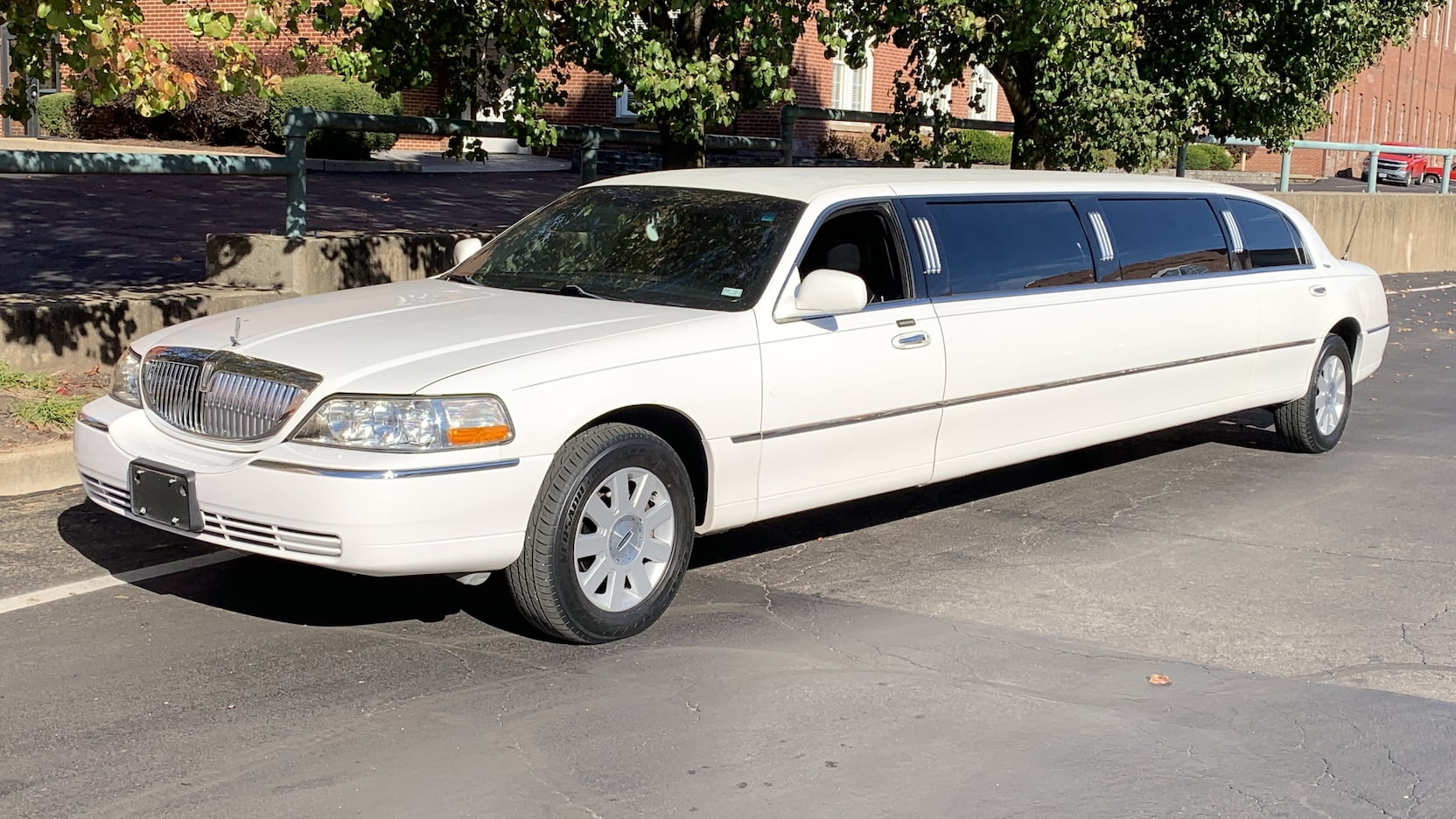 2005 Lincoln Town Car Stretch Limousine | F102 | Kansas City 2021