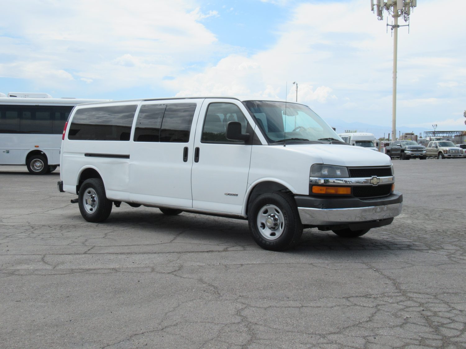2004 Chevrolet Express 3500 LS Extended Van S96287 - Las Vegas Bus Sales
