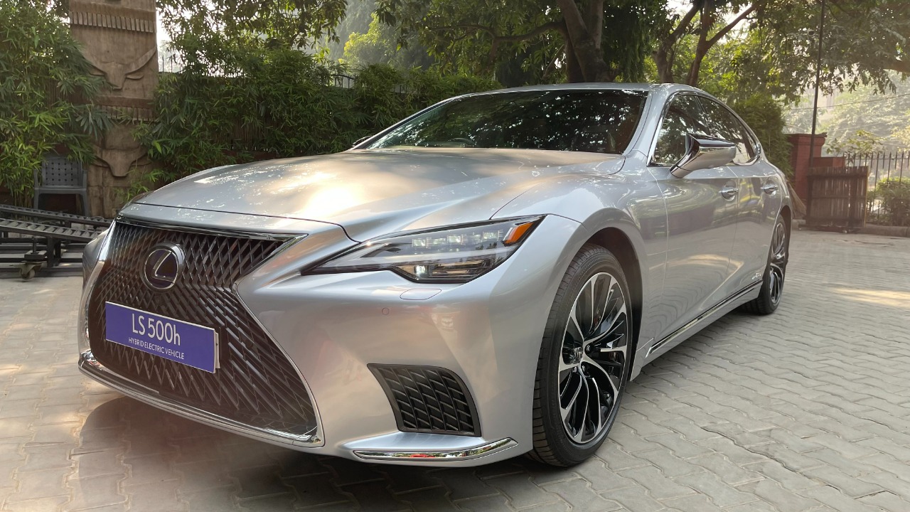 Lexus LS 500h Ultra Luxury 2022: video review, specs & details in Hindi -  NamasteCar