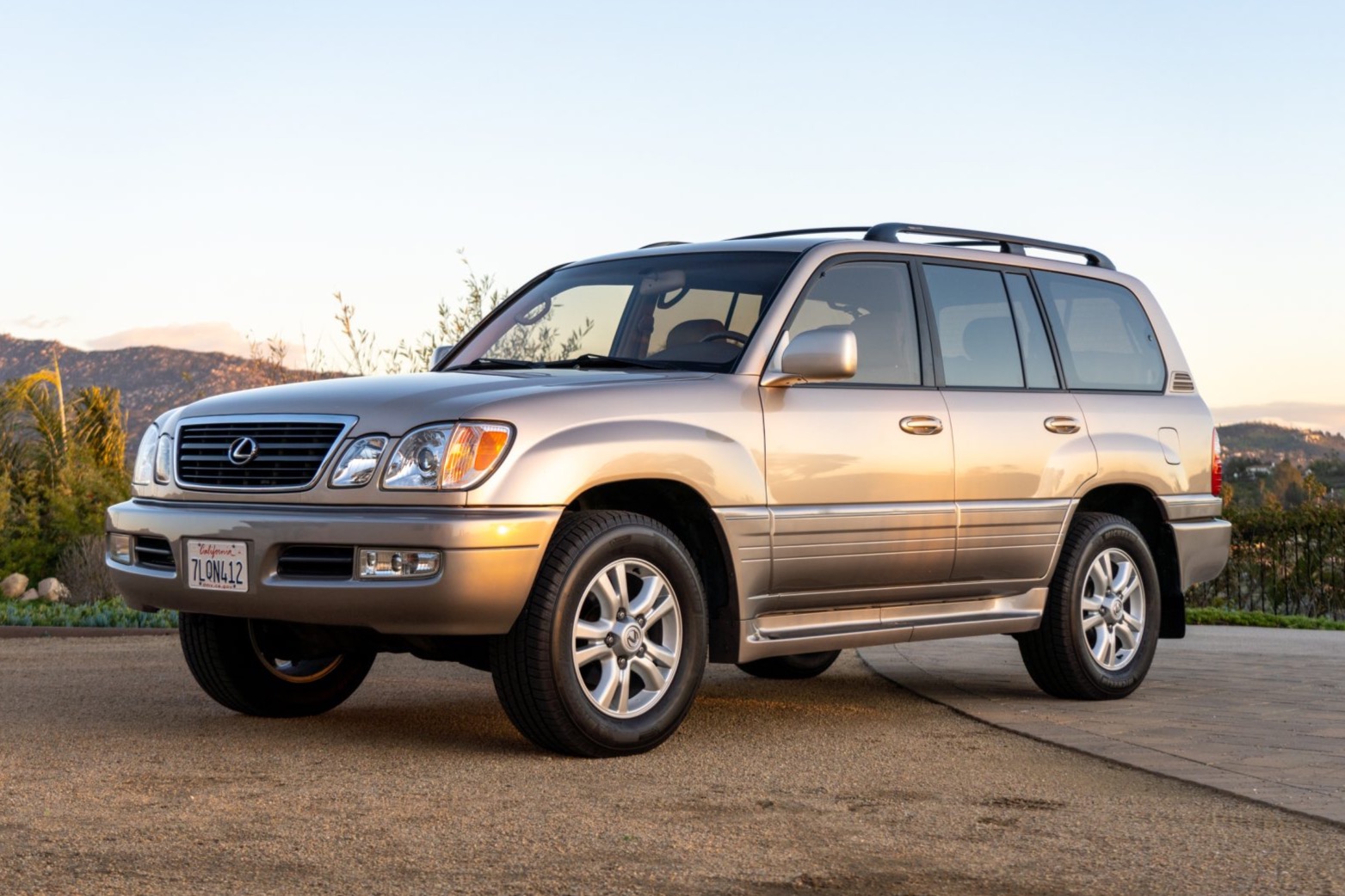 1998 Lexus LX470 for sale on BaT Auctions - sold for $20,250 on February  10, 2023 (Lot #98,081) | Bring a Trailer