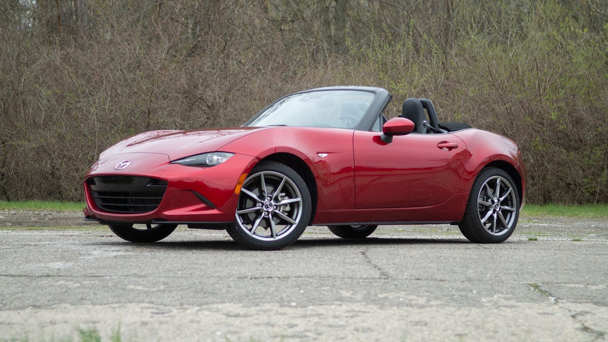 2022 Mazda MX-5 Miata Review: Roadster Perfection - CNET