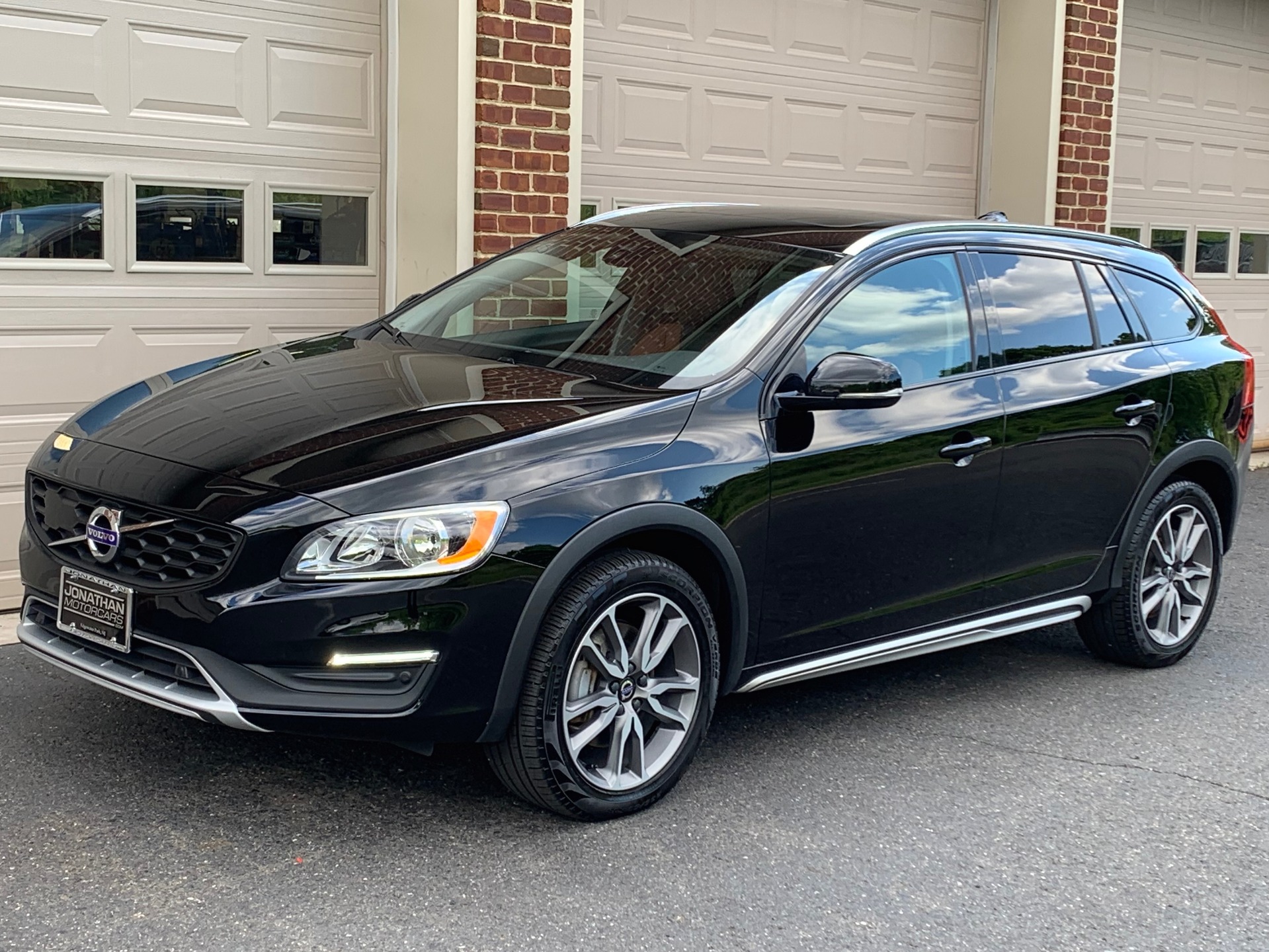 2018 Volvo V60 Cross Country T5 Premier Stock # 053898 for sale near  Edgewater Park, NJ | NJ Volvo Dealer