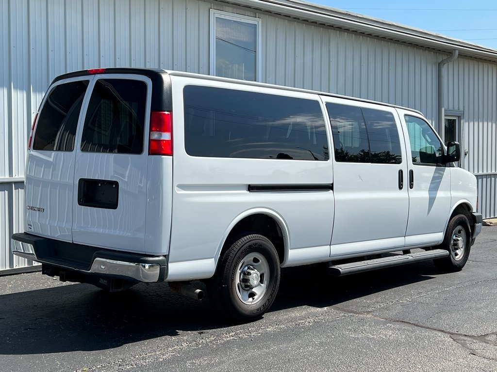 Pre-Owned 2019 Chevrolet Express 3500 LT Extended Passenger Van in  Middlebury #973A | Sorg Chevrolet, Inc.