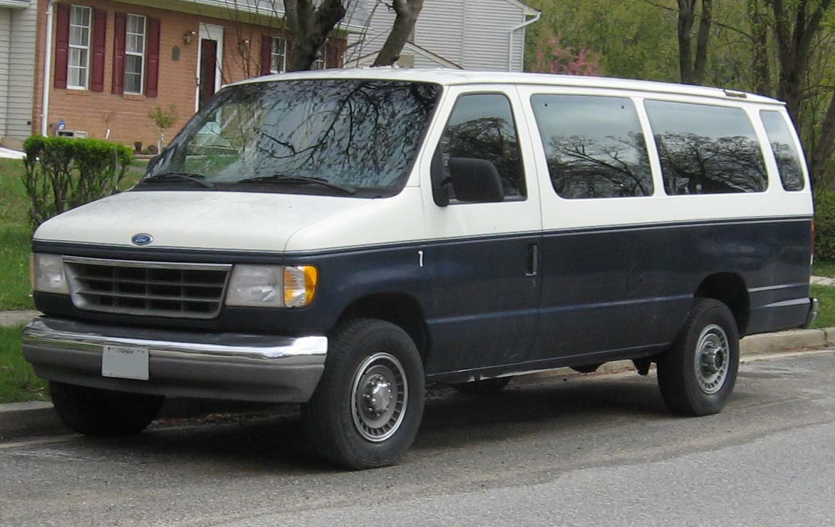 File:Ford-Club-Wagon.jpg - Wikimedia Commons