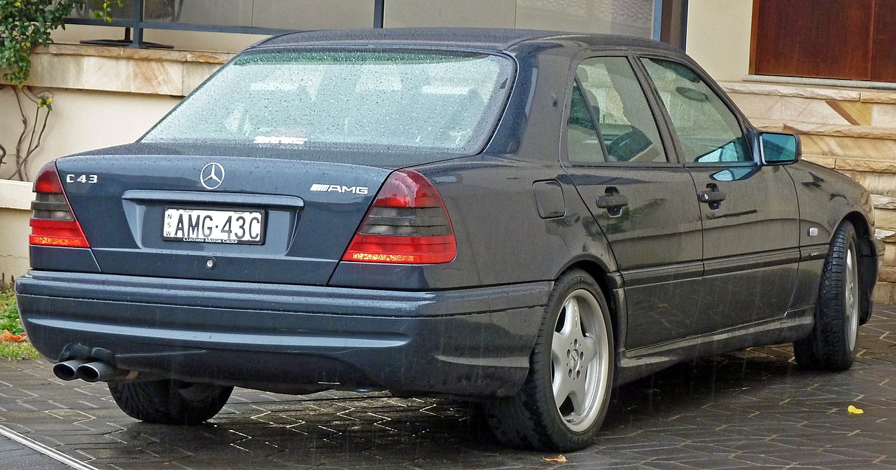 File:1999 Mercedes-Benz C 43 AMG (W 202) sedan (2010-07-11).jpg - Wikimedia  Commons