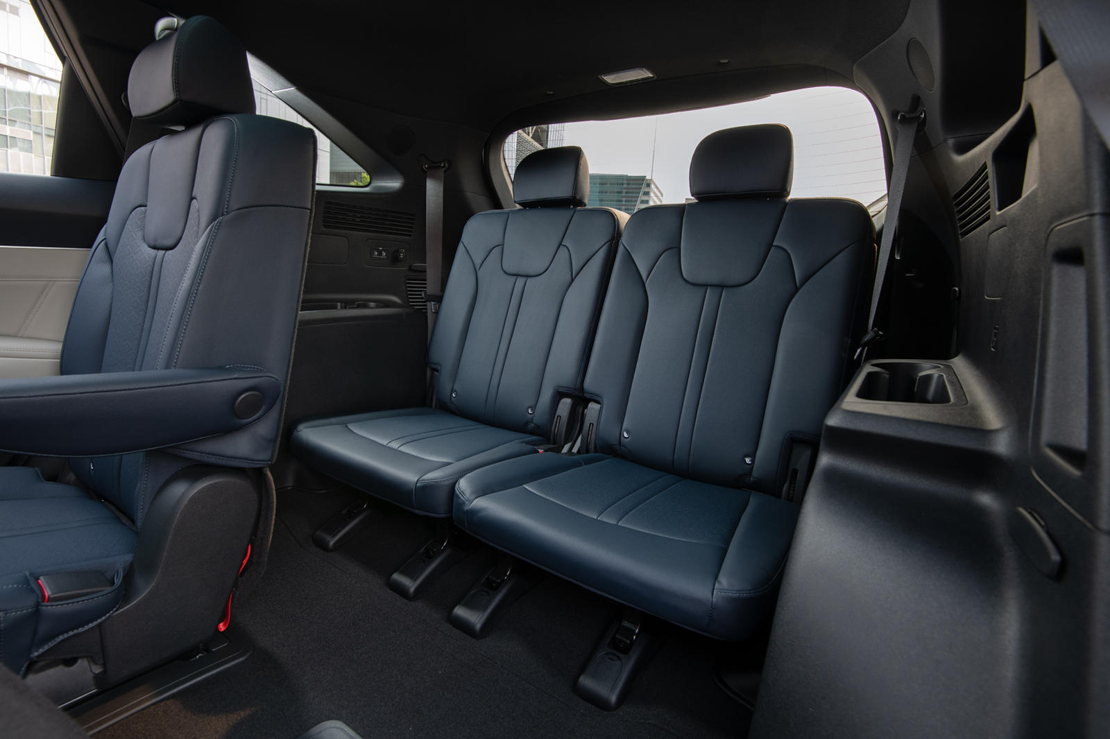 2022 Kia Sorento Hybrid Interior Photos | CarBuzz