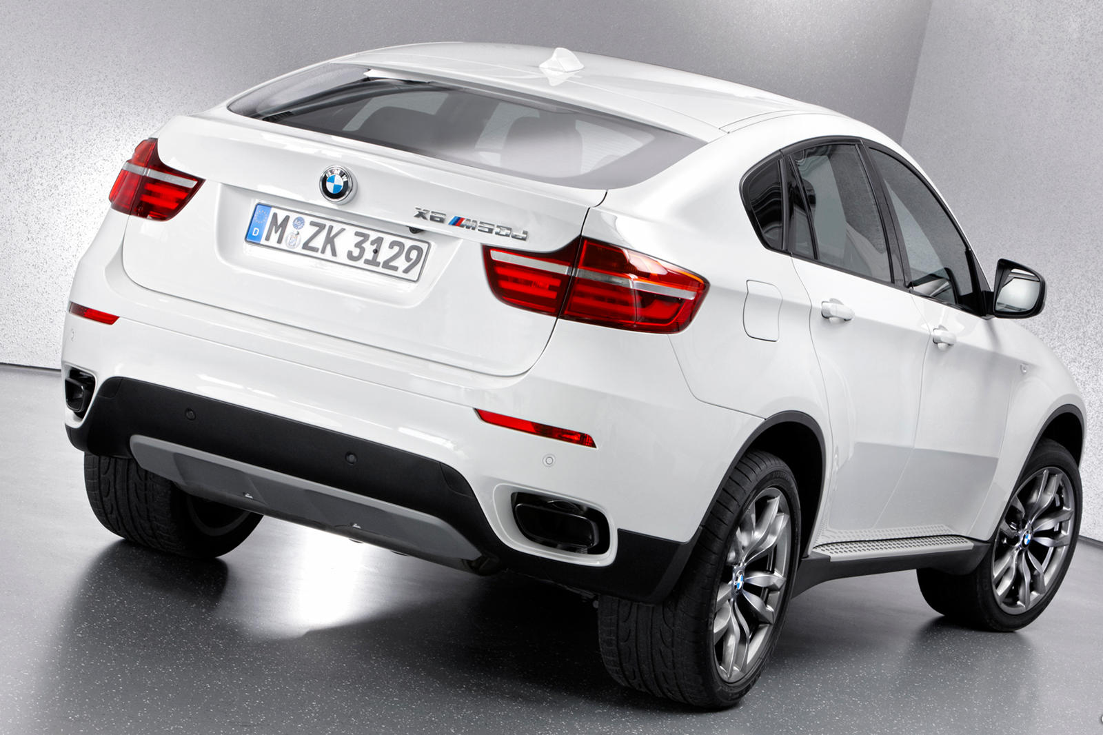 2014 BMW X6 M Exterior Photos | CarBuzz