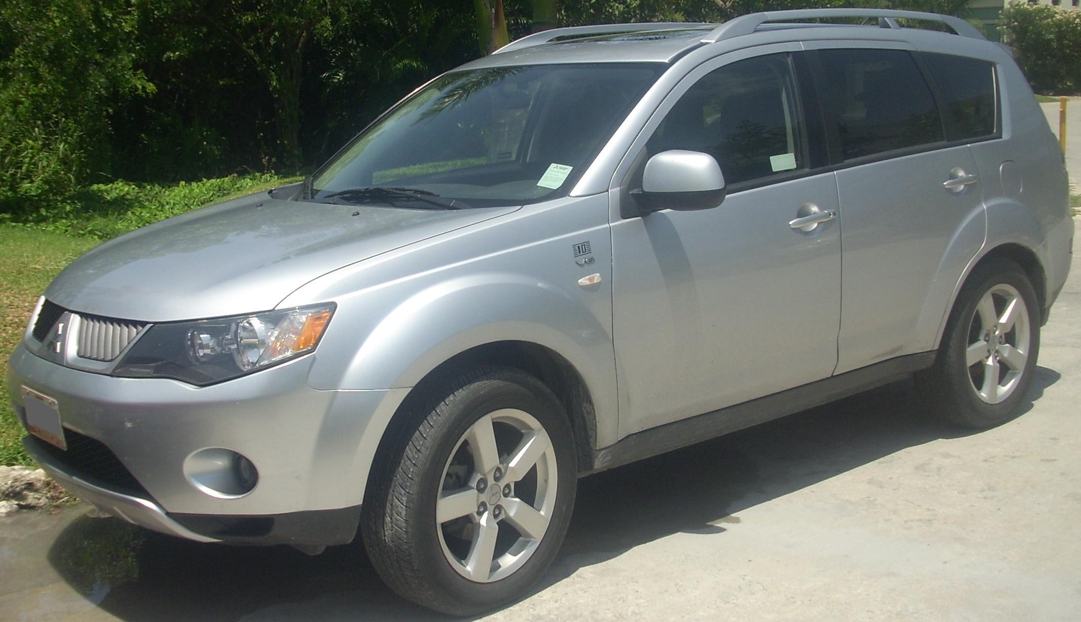 File:'08-'09 Mitsubishi Outlander V6.jpg - Wikimedia Commons