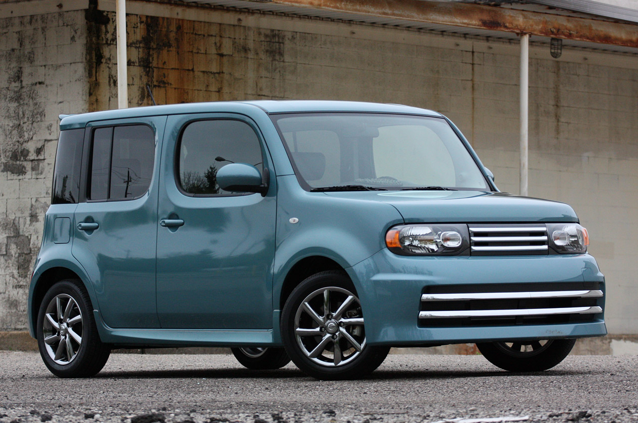 2011 Nissan Cube Krom Photo Gallery