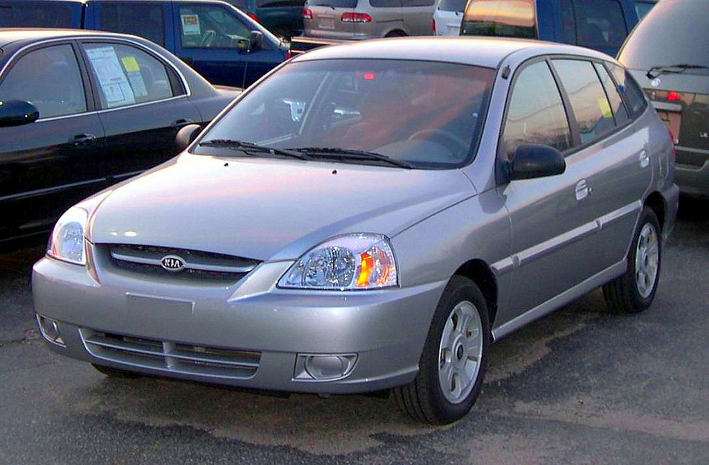 File:2004 Kia Rio Cinco.jpg - Wikimedia Commons