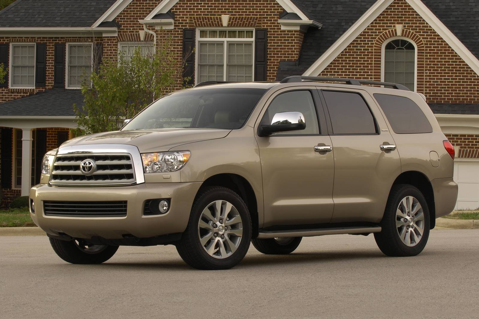 2009 Toyota Sequoia Review & Ratings | Edmunds