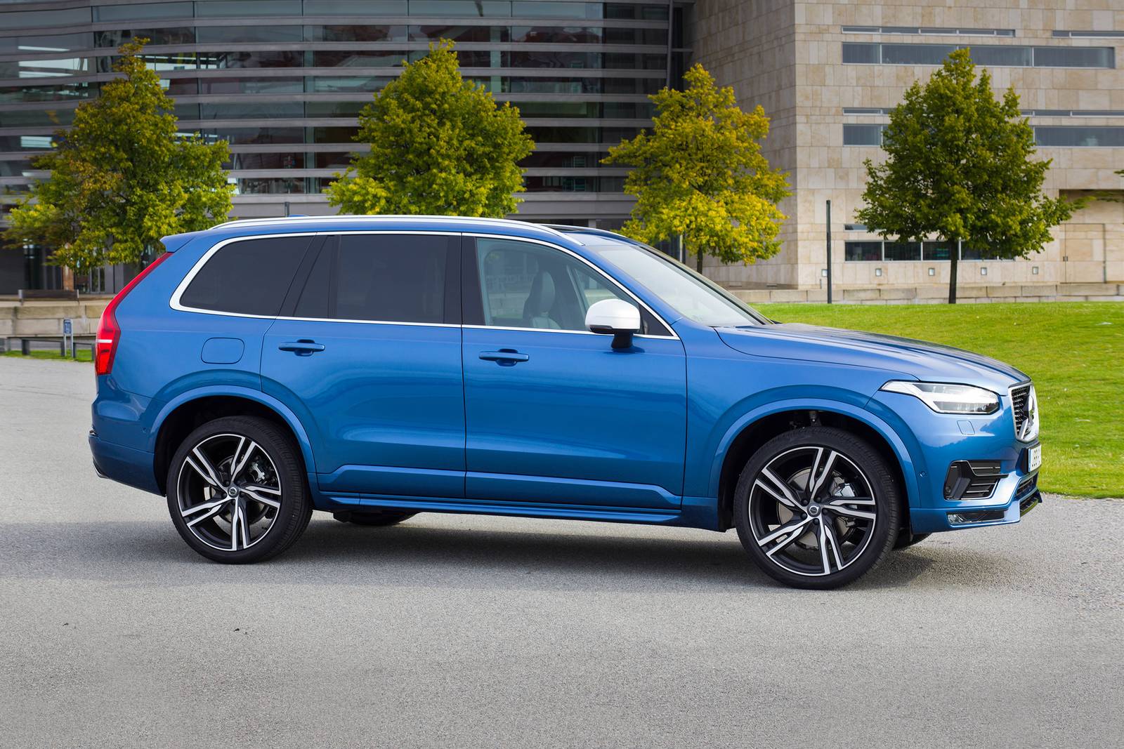 Used 2018 Volvo XC90 Hybrid Review | Edmunds