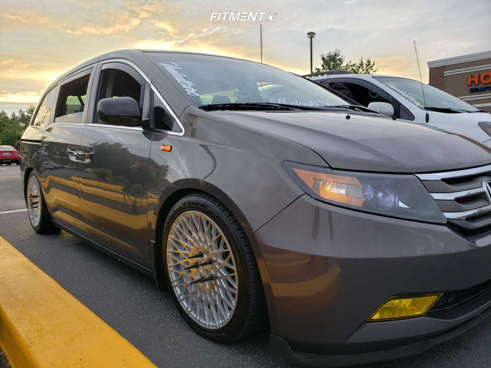 2012 Honda Odyssey EX with 19x8.5 Avant Garde M540 and Toyo Tires 245x40 on  Coilovers | 1173134 | Fitment Industries