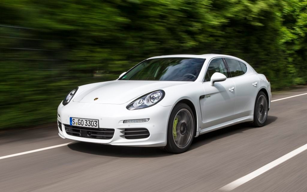 2014 Porsche Panamera E-Hybrid: 416 horsepower and 3.1 L/100 km! - The Car  Guide