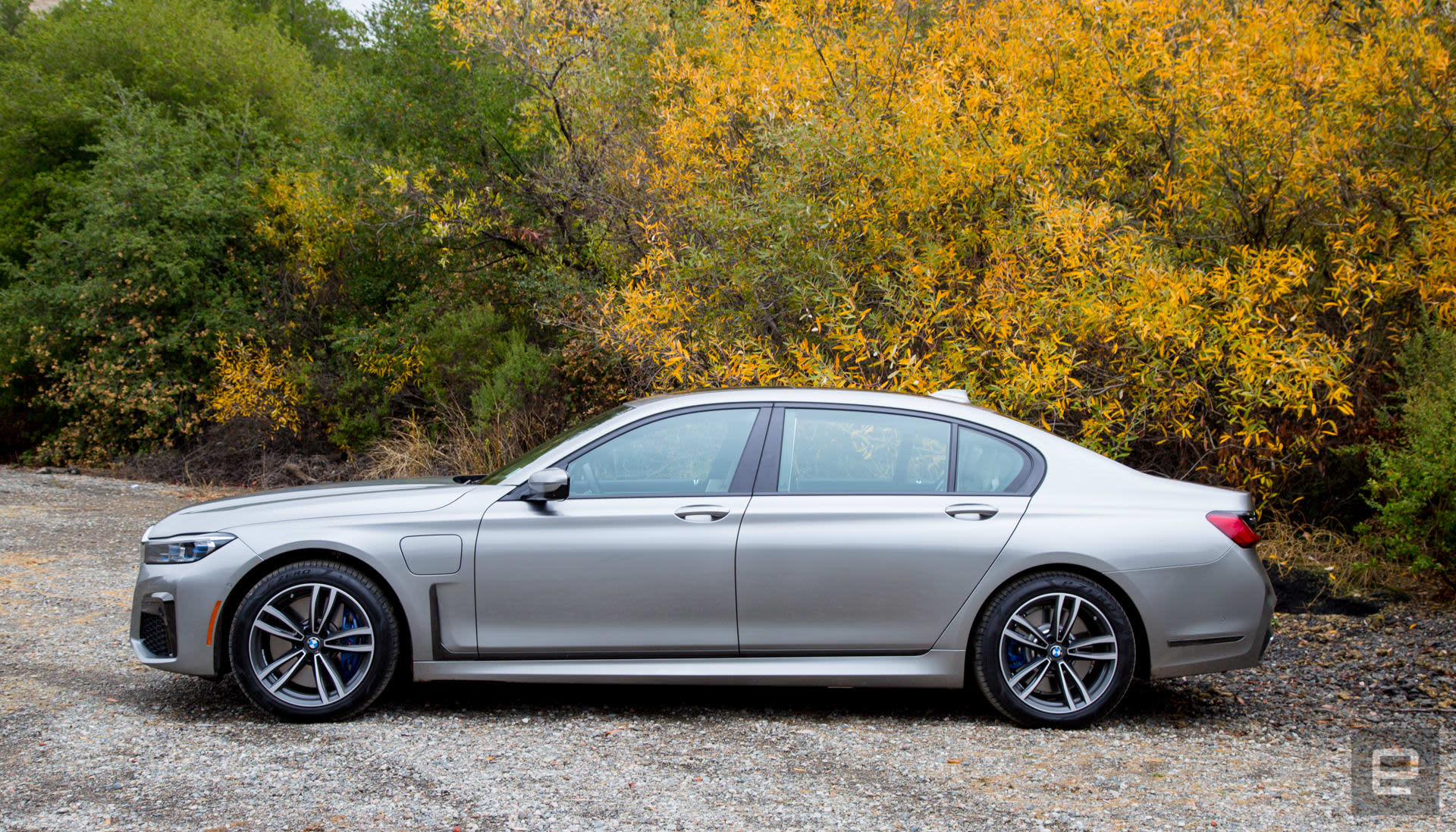 BMW's plug-in hybrid 745e delivers tech and luxury at a price | Engadget