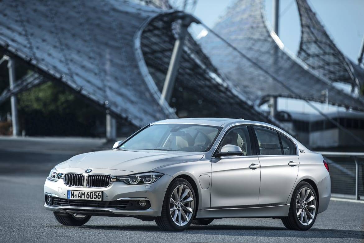 2016 BMW eDrive 330e: First Look | Cars.com