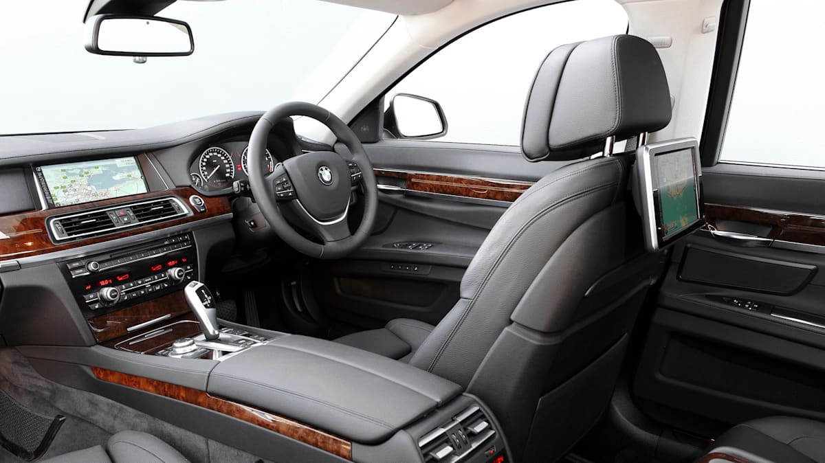 2013 BMW 7 Series Review - Drive