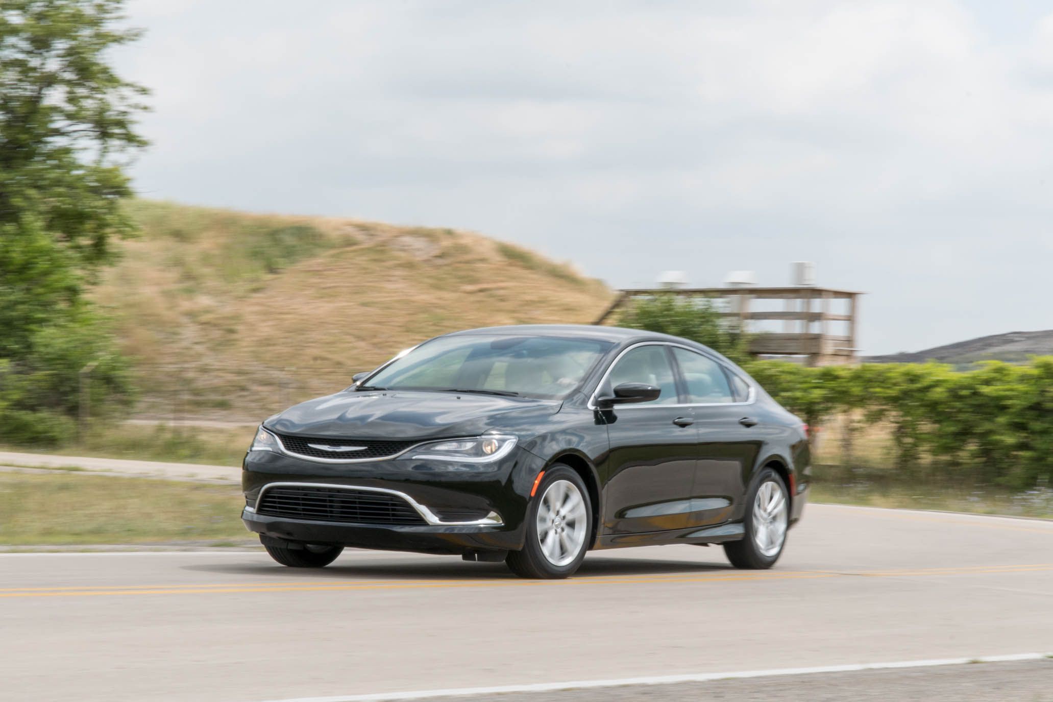 Chrysler 200 Features and Specs