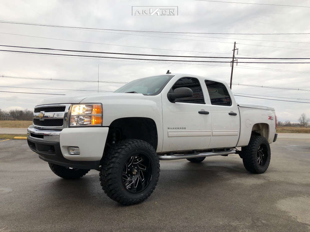 2011 Chevrolet Silverado 1500 Wheel Offset Aggressive > 1" Outside Fender  Suspension Lift 7.5" | 951446 | ARKON OFF-ROAD