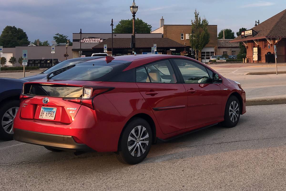 Chasing Perfect Eco Scores in the 2019 Toyota Prius AWD-e | Cars.com