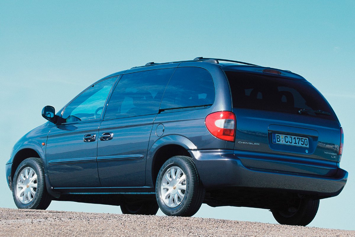 2002 Chrysler Voyager pictures