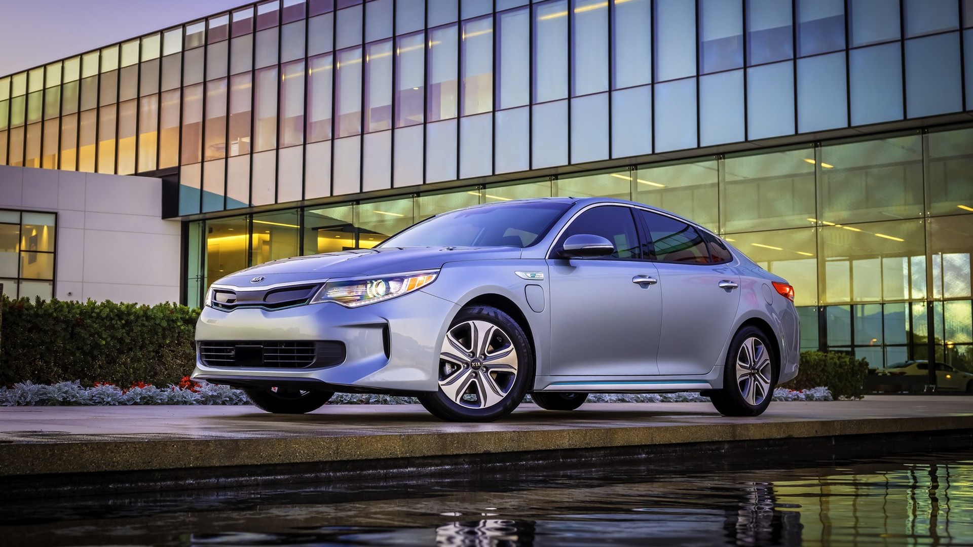 Kia Optima Plug-in Hybrid News and Reviews | InsideEVs