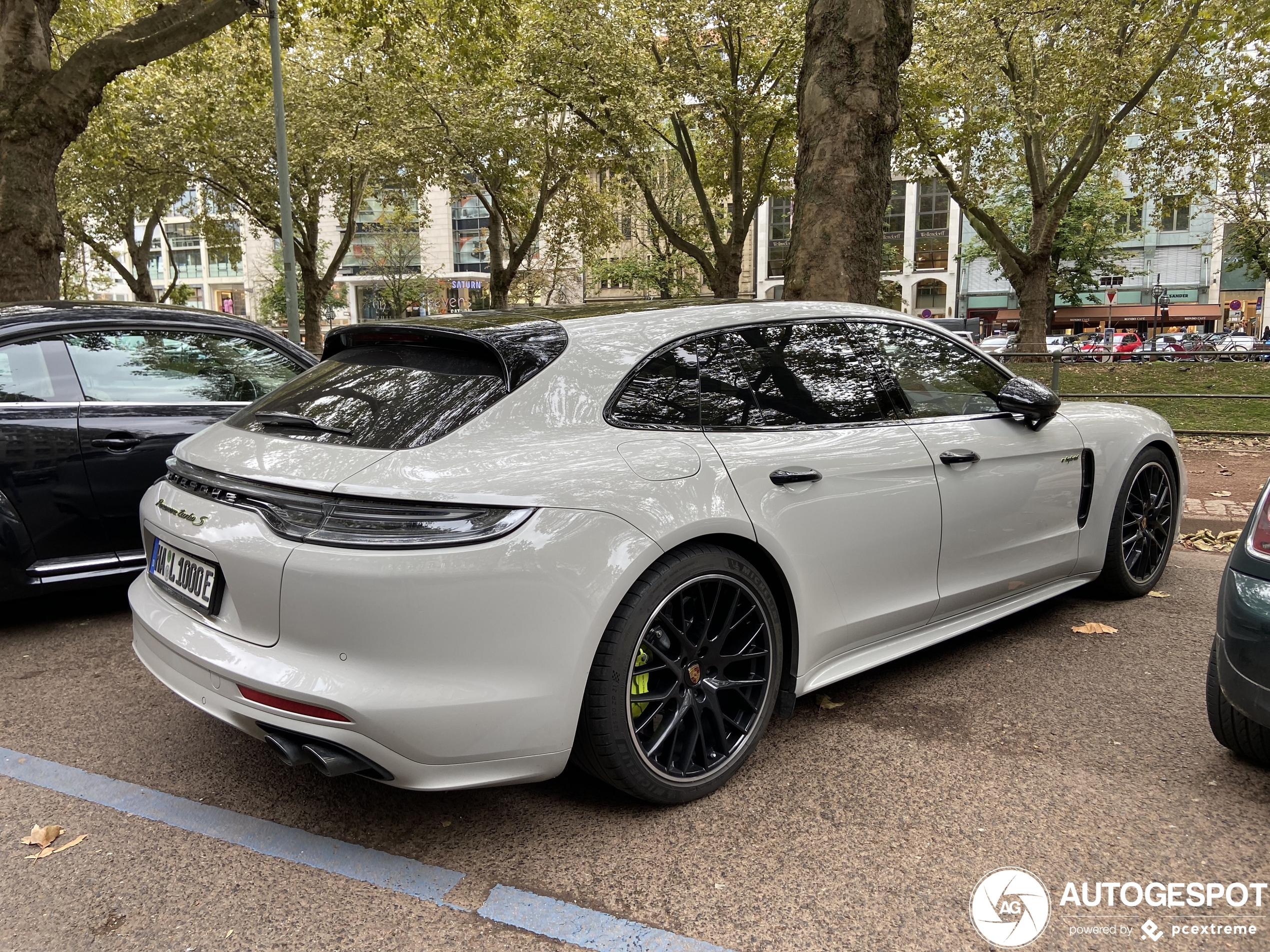 Porsche 971 Panamera Turbo S E-Hybrid Sport Turismo MkII - 4 October 2021 -  Autogespot