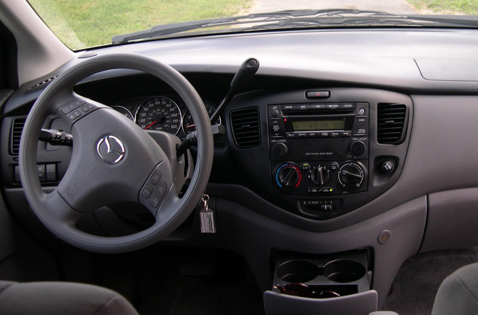File:2005 Mazda MPV dashboard.jpg - Wikimedia Commons