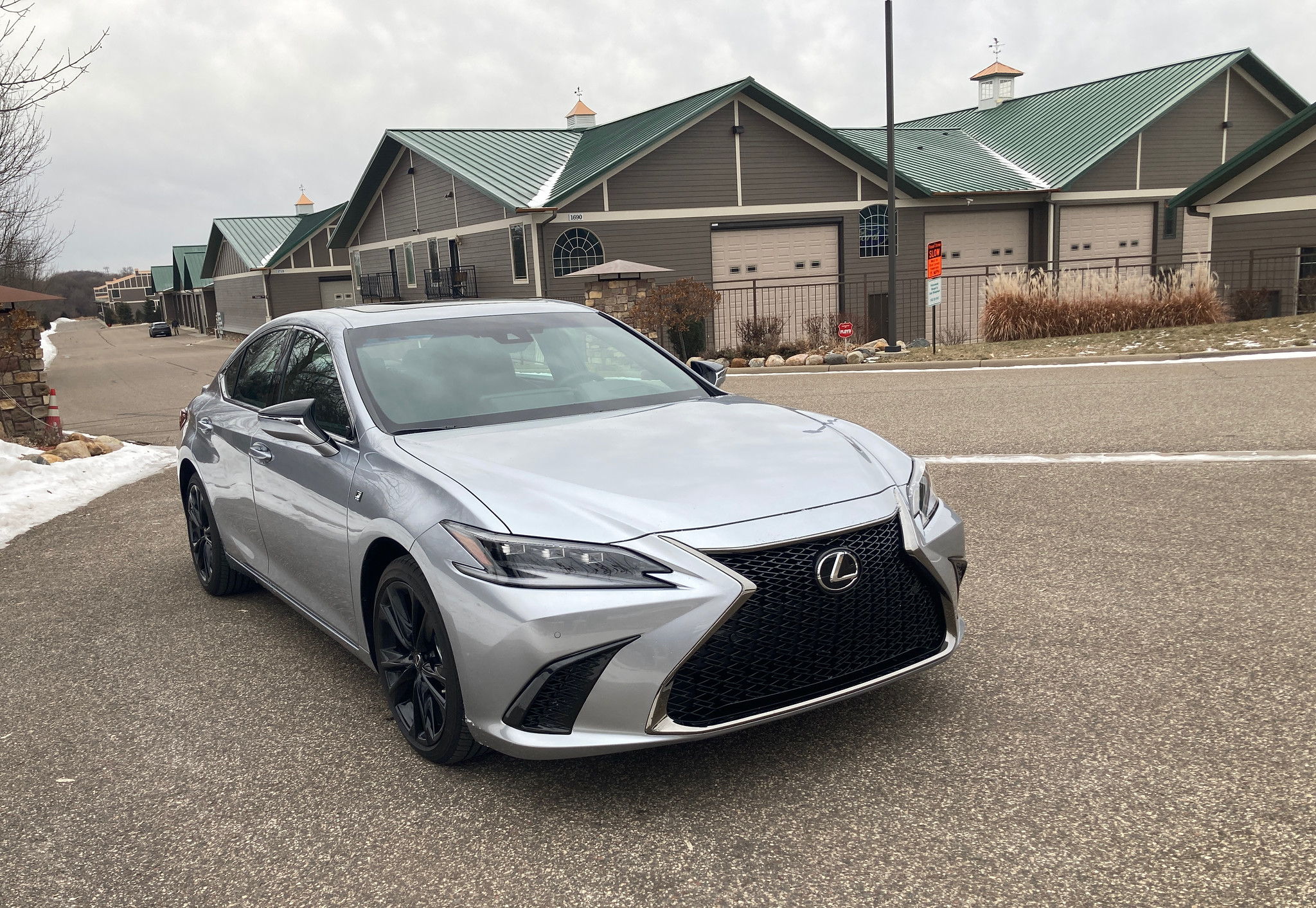 2022 Lexus ES 250 AWD - Victory & Reseda