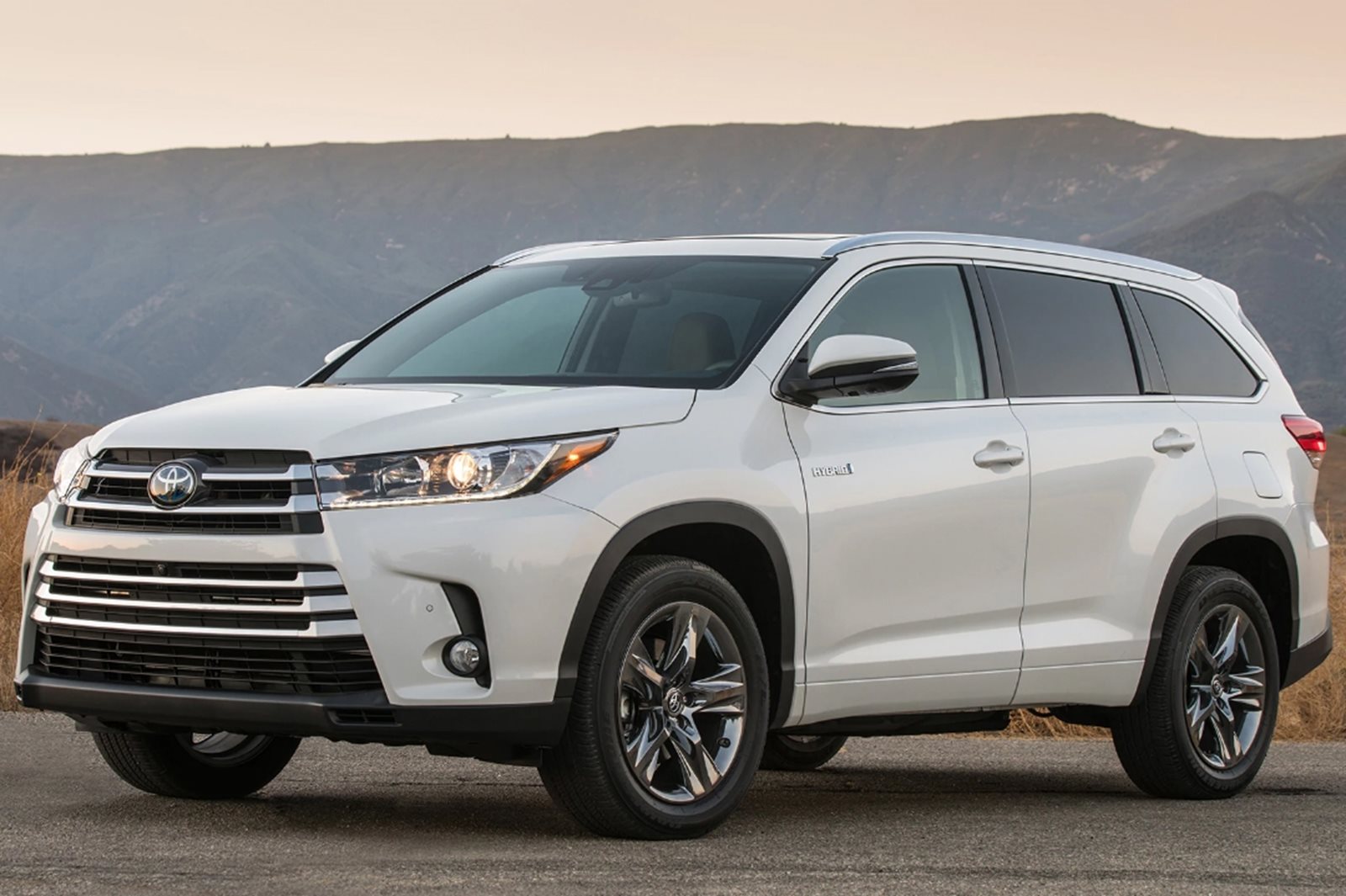 2016 Toyota Highlander Hybrid: Review, Trims, Specs, Price, New Interior  Features, Exterior Design, and Specifications | CarBuzz