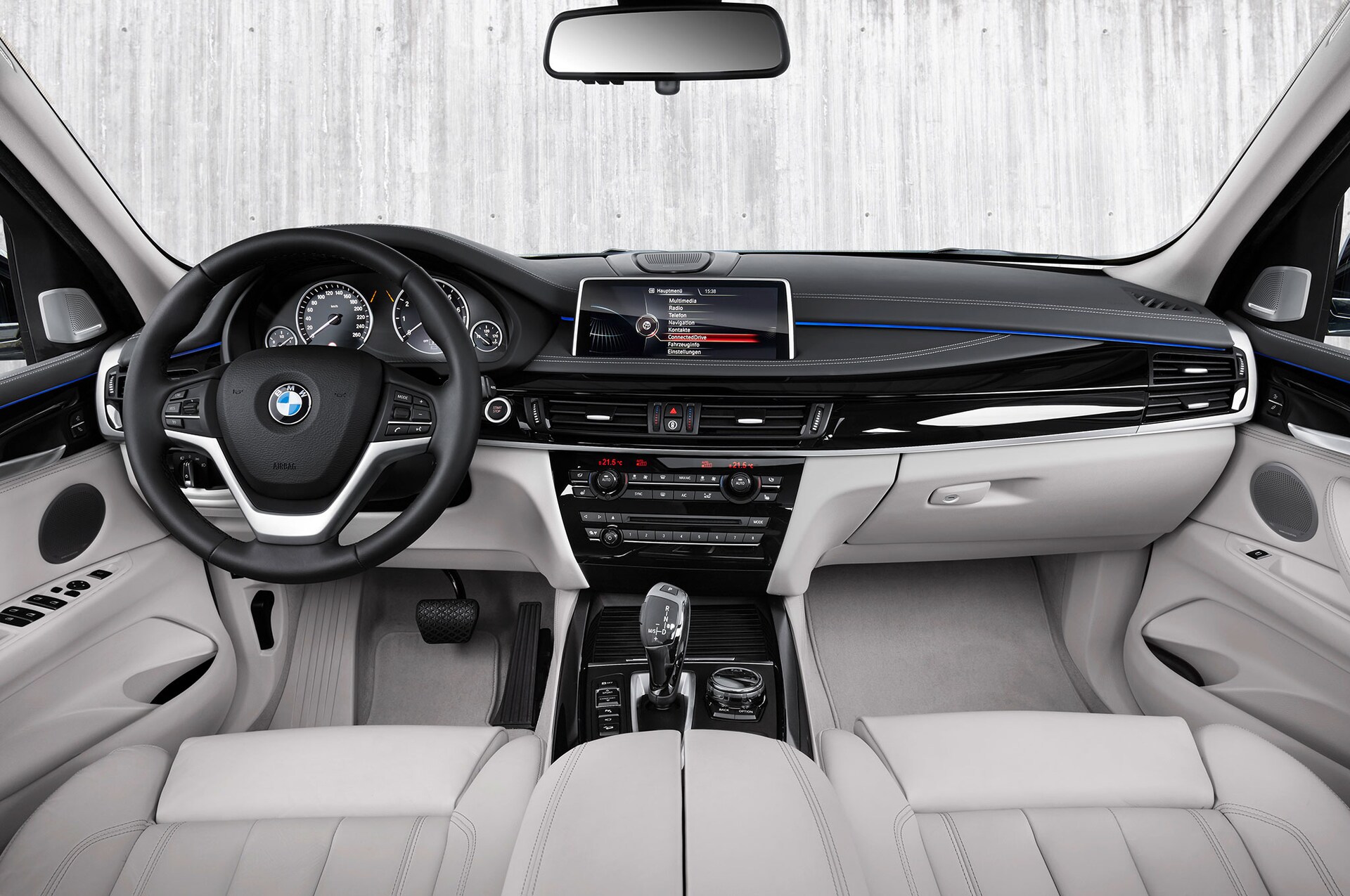 BMW X5 xDrive40e Plug-in Hybrid Revealed