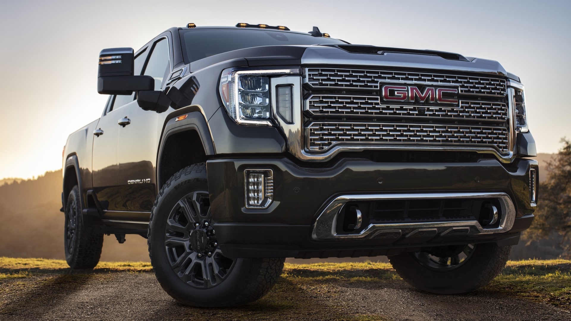 2021 GMC Sierra 1500 and HD First Look: Towing Upgrades, Cheaper Diesel