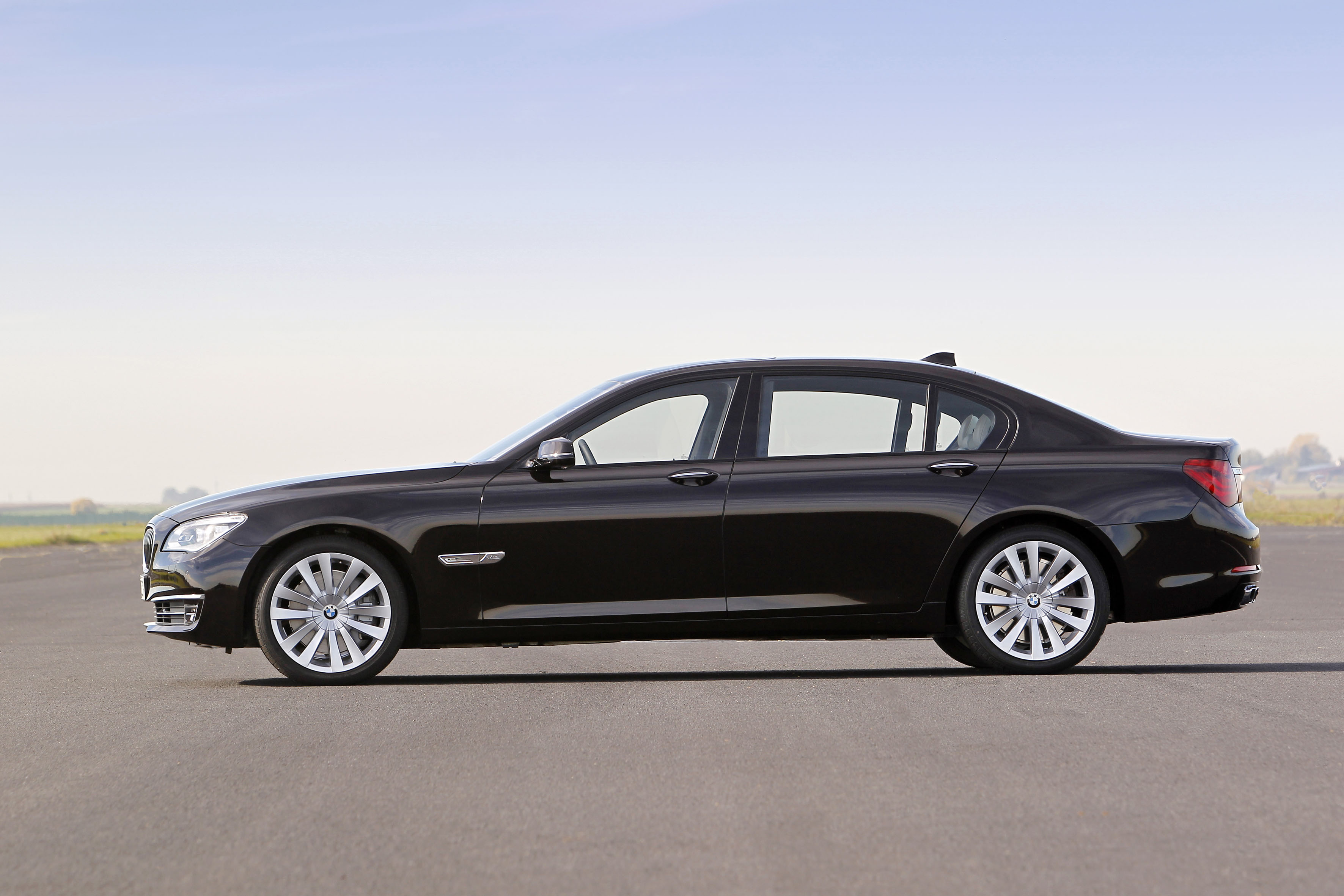 BMW 760Li 6.0 V12 2012 |