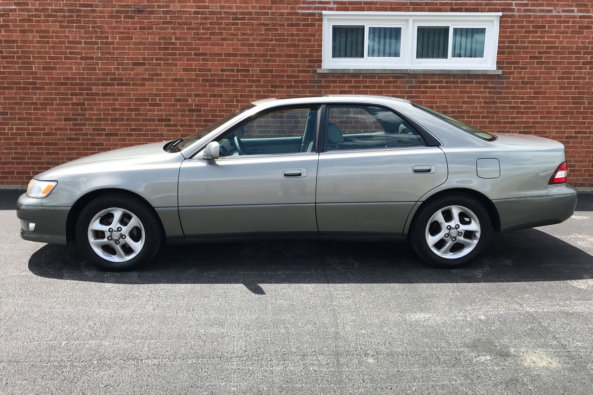 2000 Lexus ES ES 300 Sedan 4D for Sale (191,610 miles) | Swap Motors