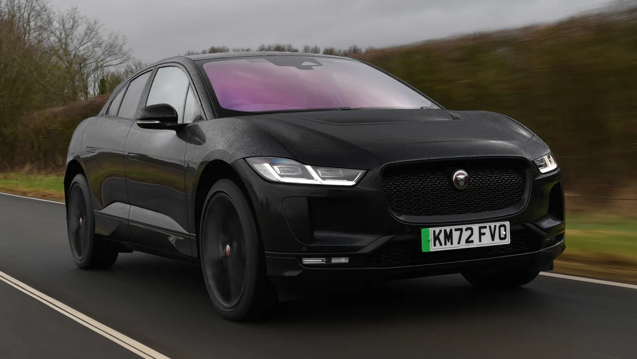 Review of the new Jaguar I-Pace 2023 - Digital Cluster