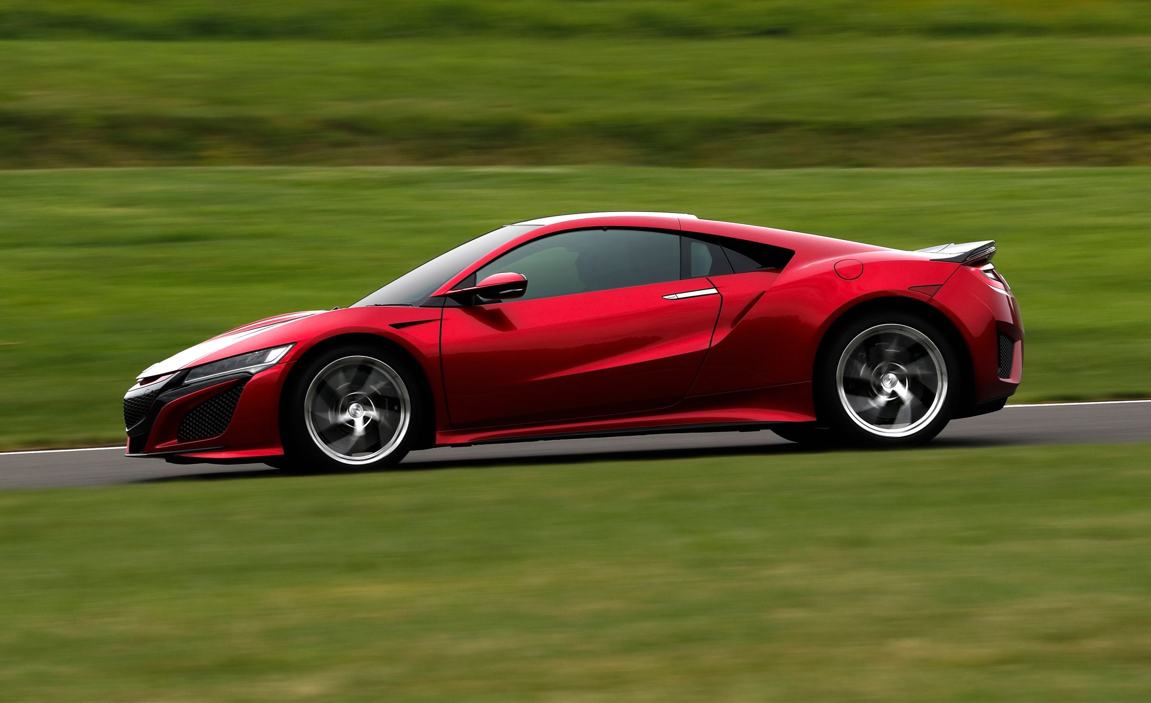 2019 Acura NSX – A Hybrid Supercar with Manners
