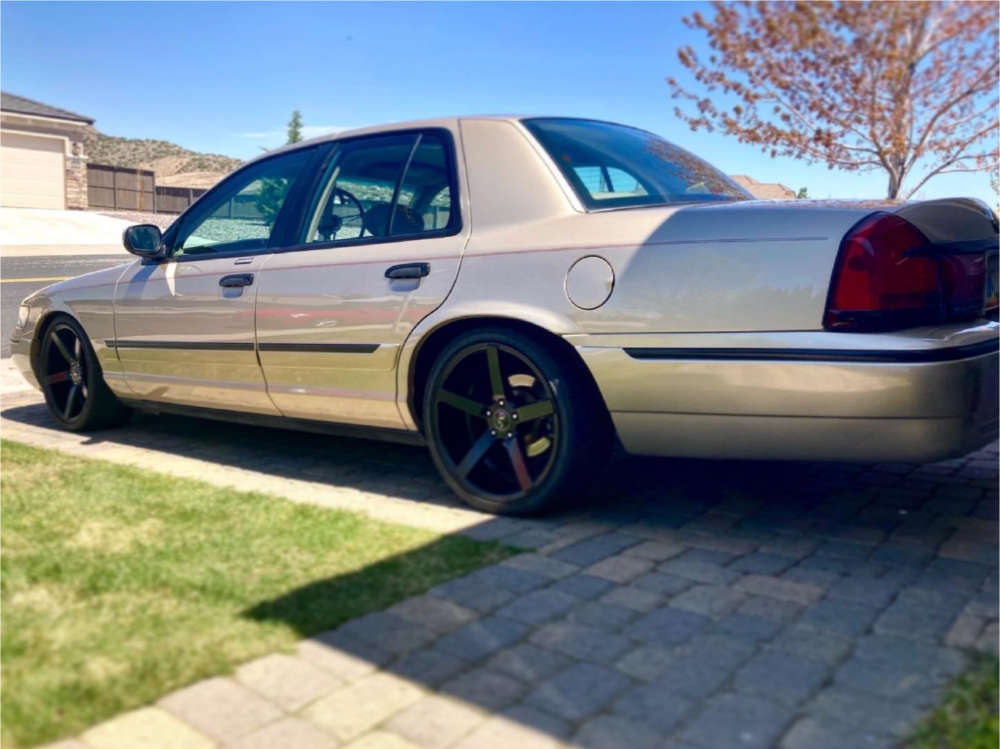 1999 Mercury Grand Marquis with 19x9.5 40 JNC Jnc026 and 275/30R19 Federal  SS595 and Lowering Springs | Custom Offsets