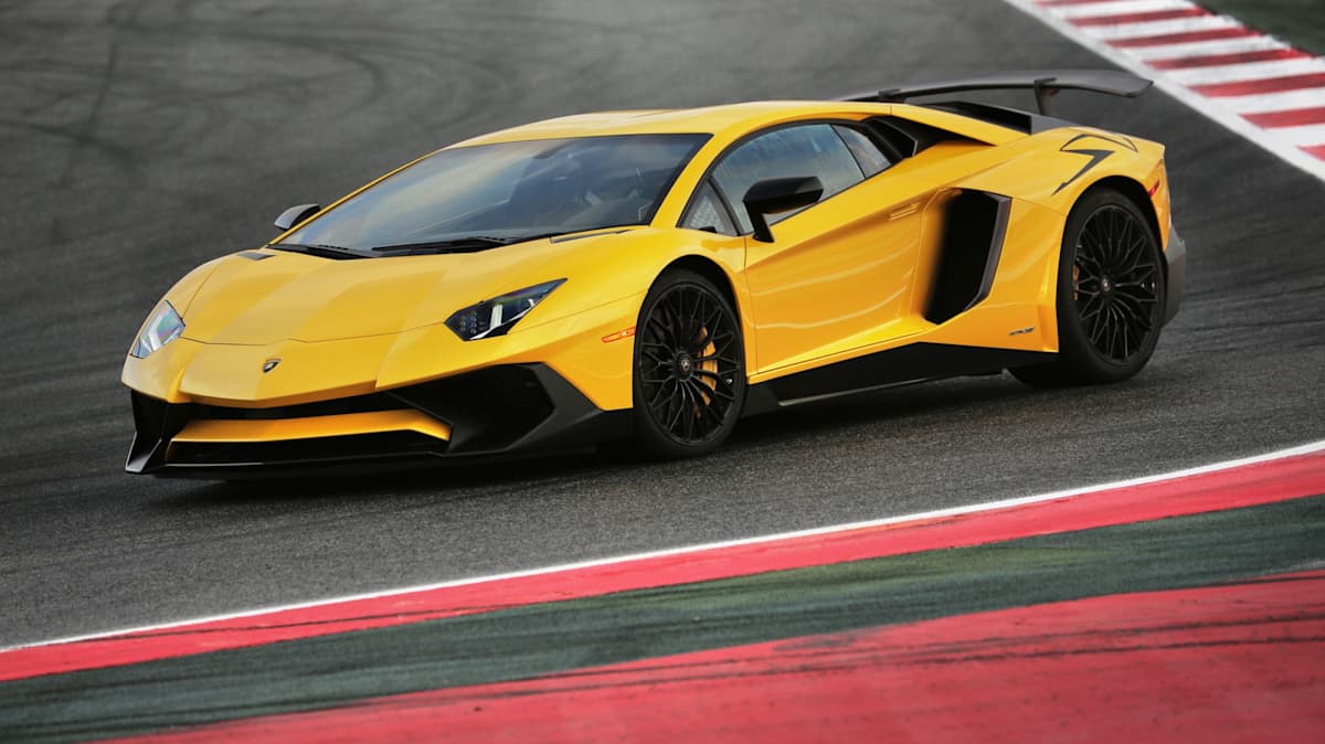 2016 Lamborghini Aventador SV Review - Drive