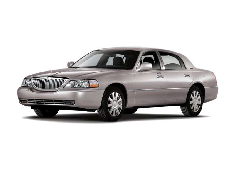 Lincoln Town Car Pictures, Lincoln Town Car Pics | Autobytel.com