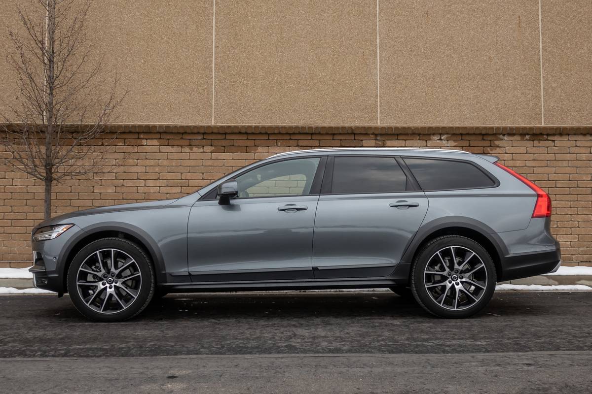 2020 Volvo V90 Cross Country: 6 Things We Like (and 4 Not So Much) |  Cars.com
