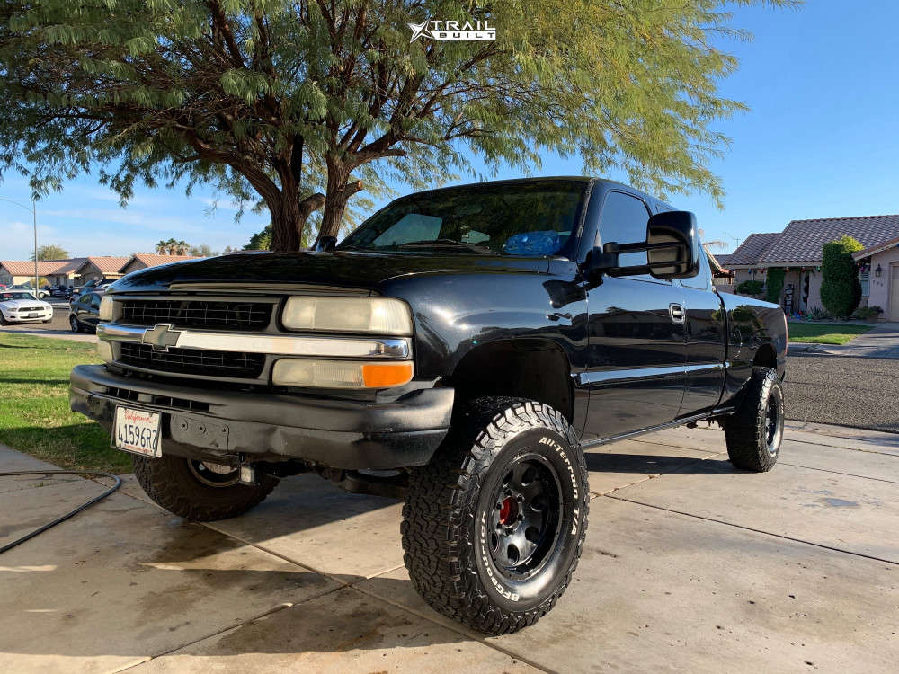 2002 Chevrolet Silverado 1500 Wheel Offset Aggressive > 1" Outside Fender  Suspension Lift 3.5" | 1436094 | TrailBuilt Off-Road