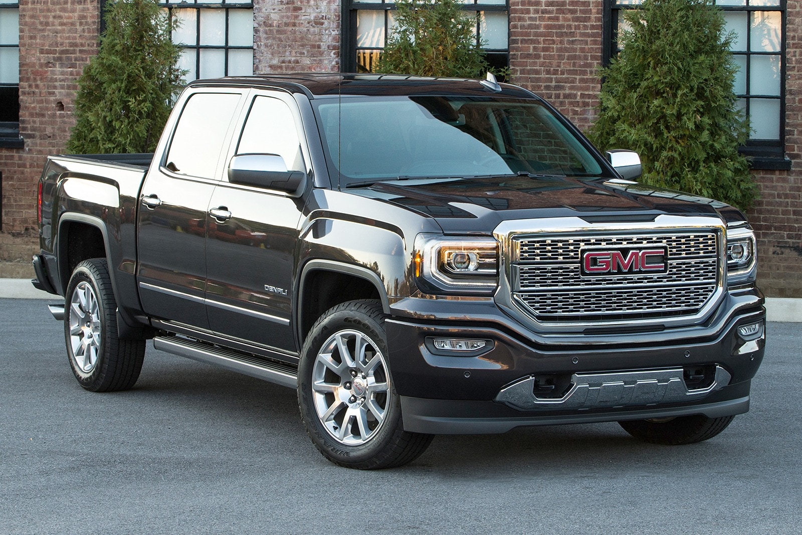 Used 2016 GMC Sierra 1500 Crew Cab Review | Edmunds