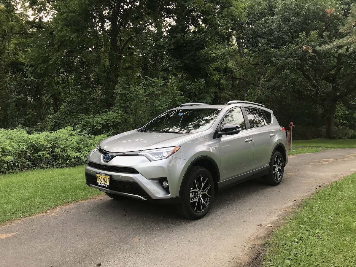 Road Test: 2018 Toyota RAV4 SE Hybrid - The Intelligent Driver