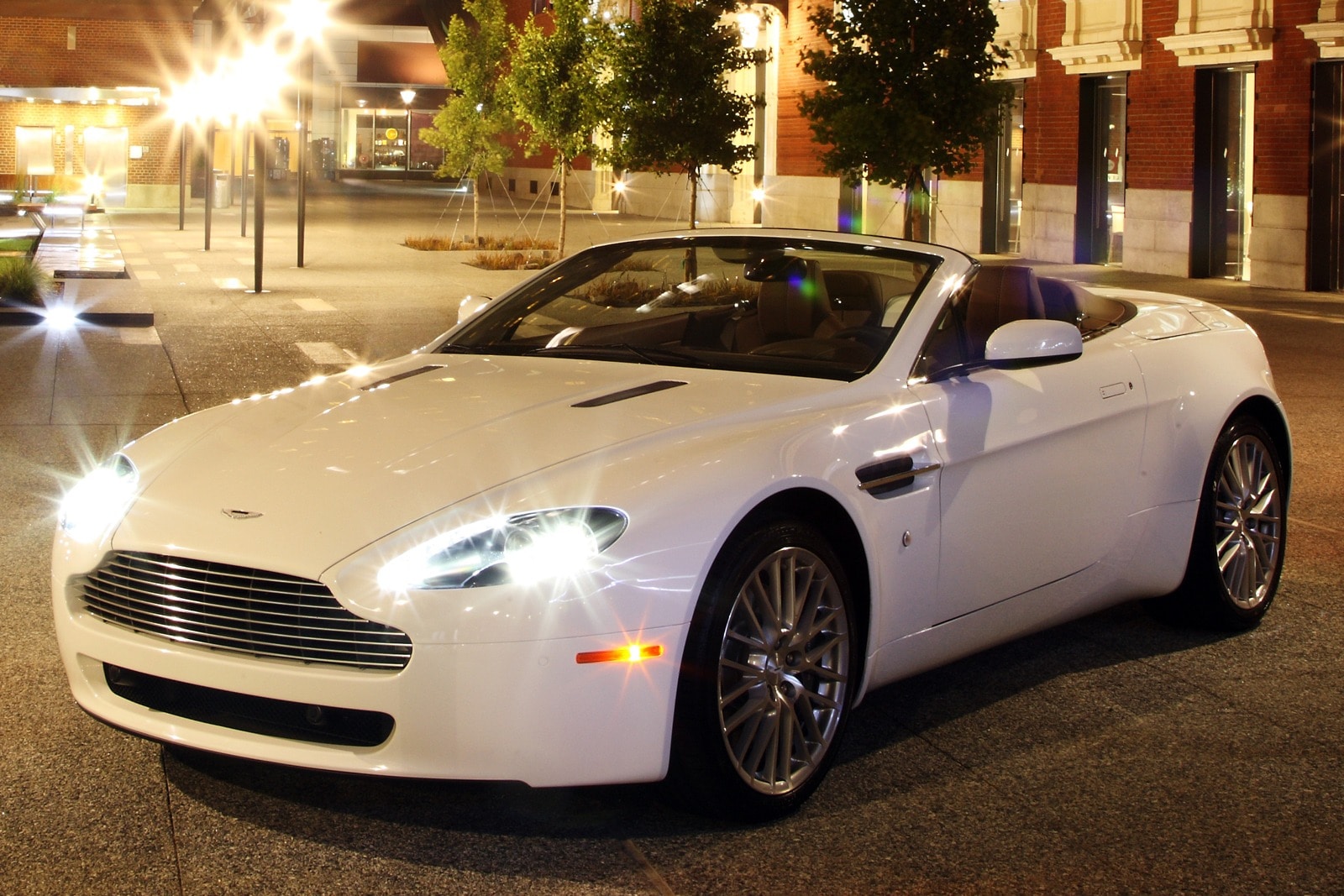 2010 Aston Martin V8 Vantage Review & Ratings | Edmunds