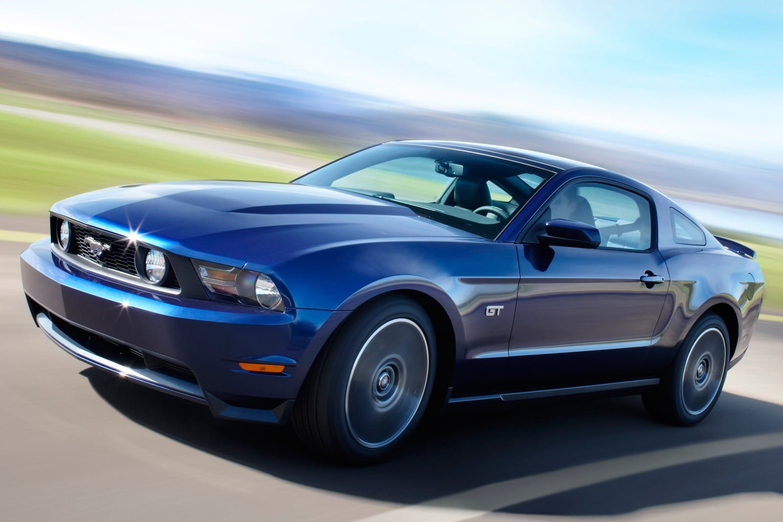 Used 2010 Ford Mustang Coupe Review | Edmunds