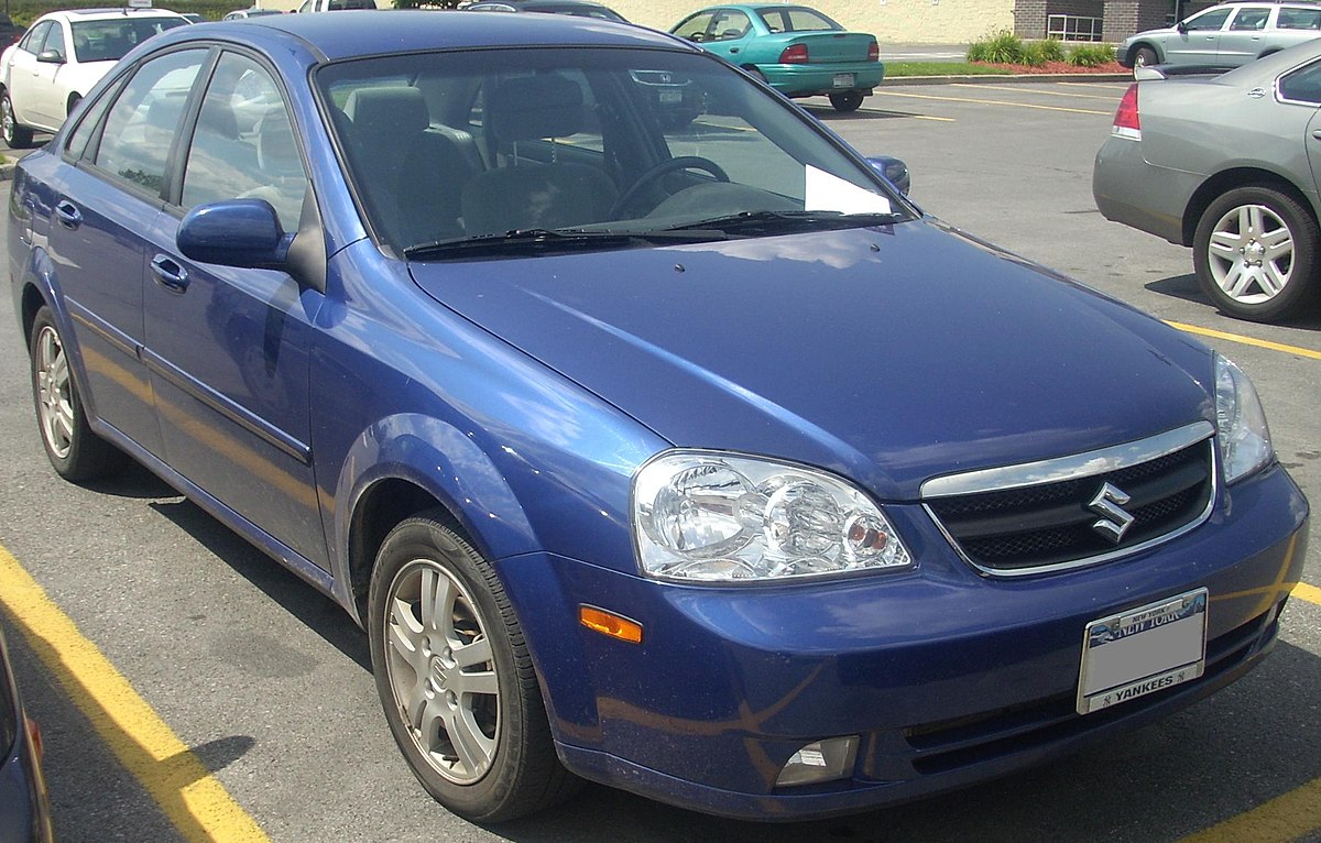 File:'06-'08 Suzuki Forenza Sedan.jpg - Wikimedia Commons