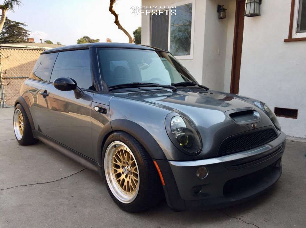 2005 Mini Cooper with 17x8 20 Japan Racing Jr23 and 215/45R17 Pirelli  Cinturato Strada Sport AS and Coilovers | Custom Offsets