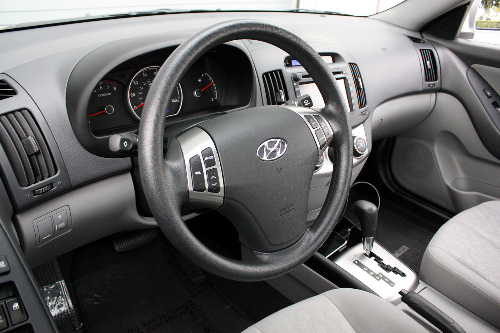 2008 Hyundai Elantra Interior Photos | CarBuzz