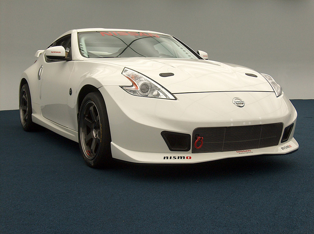2011 NISMO 370Z RC | Supercars.net