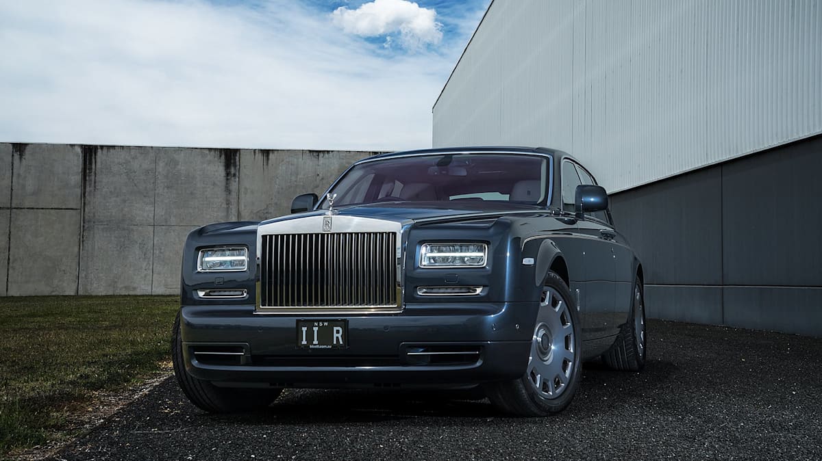 2015 Rolls-Royce Phantom Series II Review - Drive